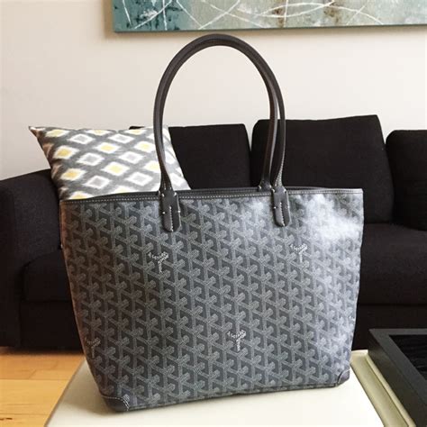 goyard artois pm review|inside goyard tote.